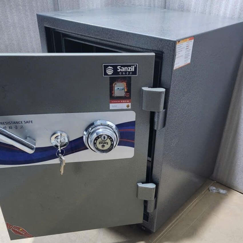 Két Sắt zanzil Giá Rẻ Hàn Quốc 110kg new 95%